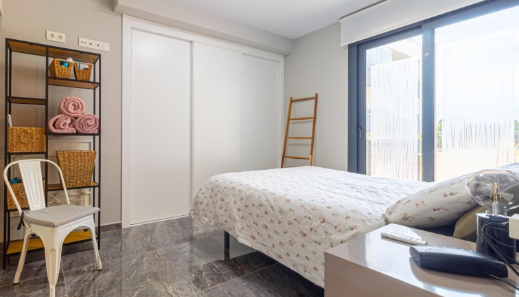 Jälleenmyynti - Asunto - Orihuela Costa - Los Almendros-La Florida