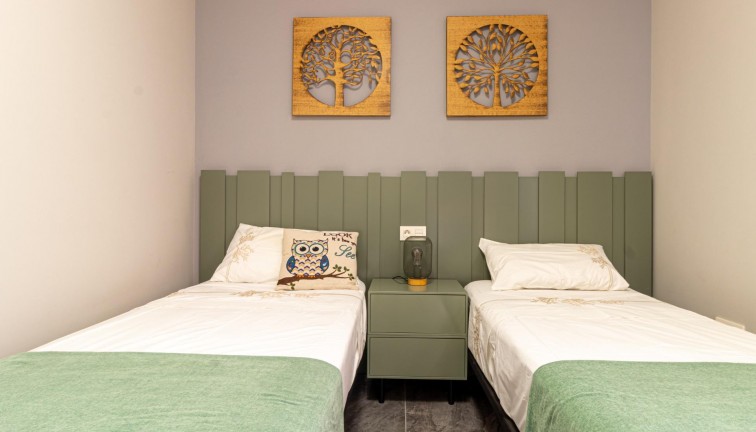 Jälleenmyynti - Asunto - Orihuela Costa - Los Almendros-La Florida