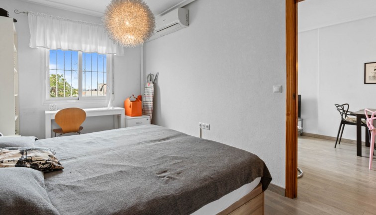 Återförsäljning -  Bostad - Översta våningen  - Torrevieja