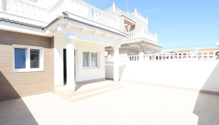 Reventa - Casa adosada - Torrevieja - San Luis