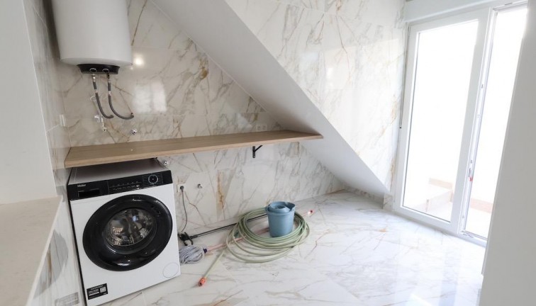 Reventa - Casa adosada - Torrevieja - San Luis