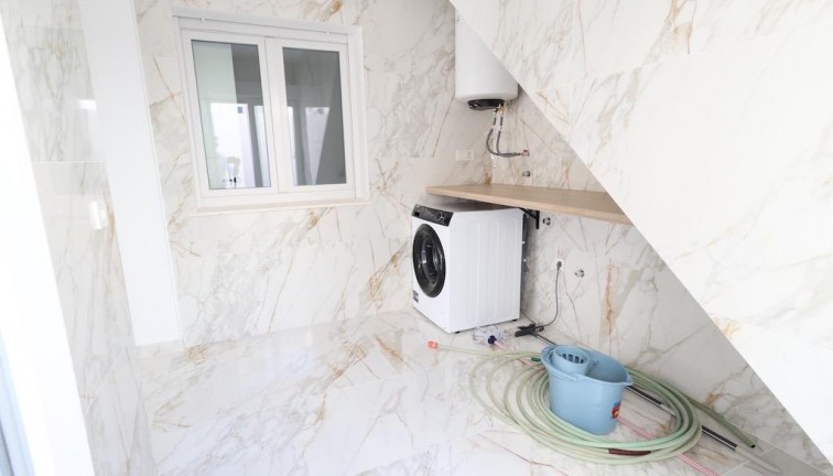 Reventa - Casa adosada - Torrevieja - San Luis