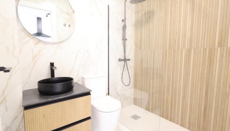 Reventa - Casa adosada - Torrevieja - San Luis