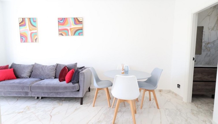 Reventa - Casa adosada - Torrevieja - San Luis