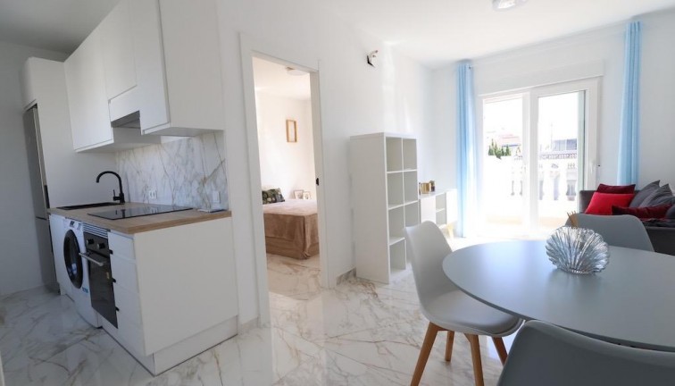 Reventa - Casa adosada - Torrevieja - San Luis