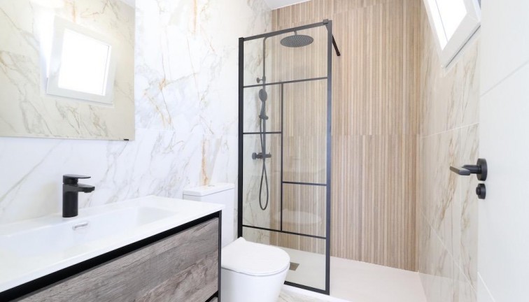 Reventa - Casa adosada - Torrevieja - San Luis