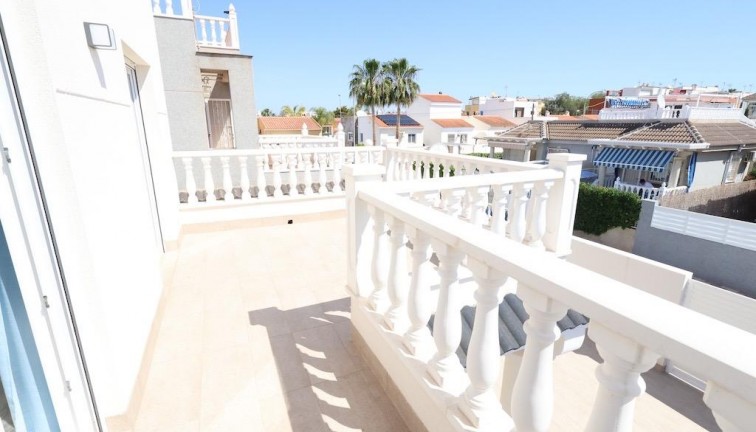 Reventa - Casa adosada - Torrevieja - San Luis