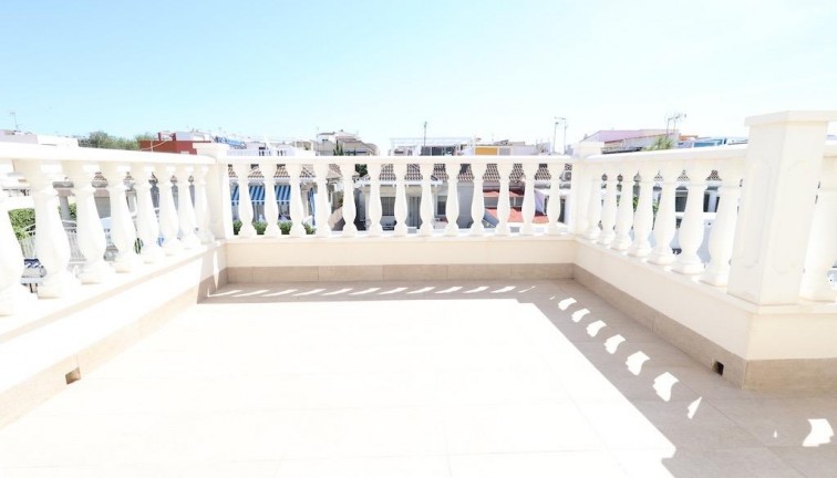 Reventa - Casa adosada - Torrevieja - San Luis