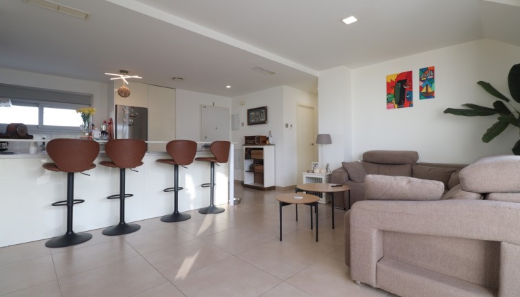 Jälleenmyynti - Asunto - Ylimmän kerroksen asunto - Vistabella Golf