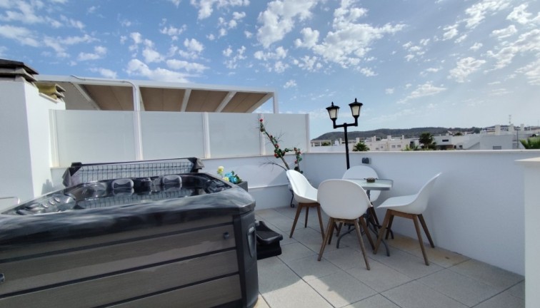 Jälleenmyynti - Asunto - Ylimmän kerroksen asunto - Vistabella Golf