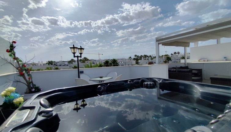 Jälleenmyynti - Asunto - Ylimmän kerroksen asunto - Vistabella Golf