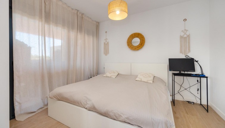 Resale - Apartment - Orihuela Costa - Villamartín