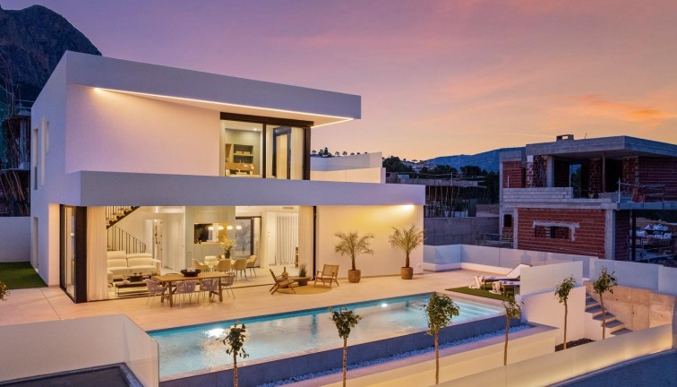 Uudistuotanto - Erillistalo - Polop