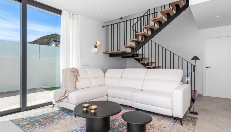 Uudistuotanto - Erillistalo - Polop