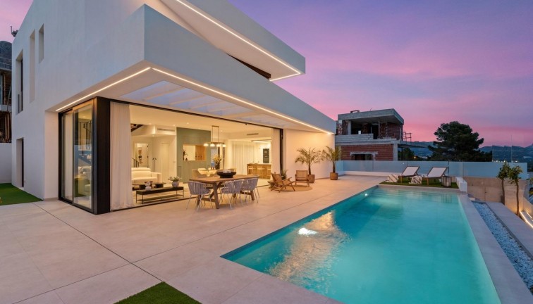 Uudistuotanto - Erillistalo - Polop