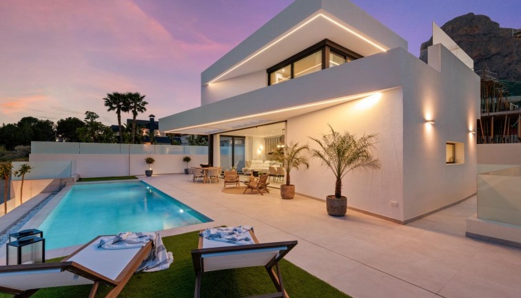 Uudistuotanto - Erillistalo - Polop