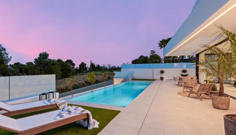 Uudistuotanto - Erillistalo - Polop