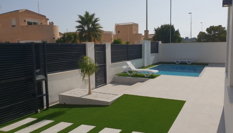 Obra nueva - Chalet - Pilar de la Horadada - Pinar de Campoverde