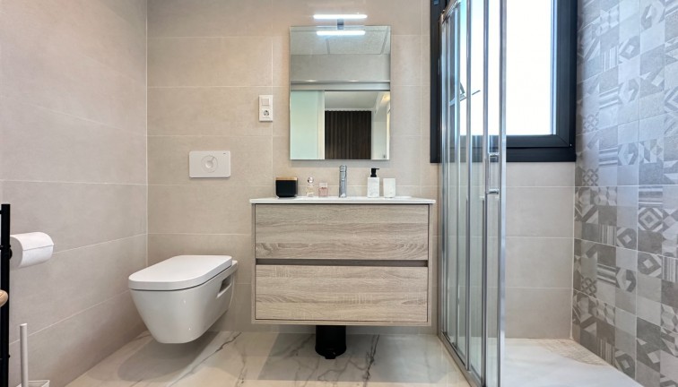 Reventa - Apartamento - Apartamento en el último piso - Orihuela Costa - Playa Flamenca