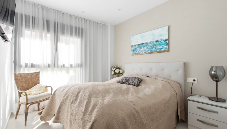 Resale - Apartment - Top Floor Apartment - Torrevieja