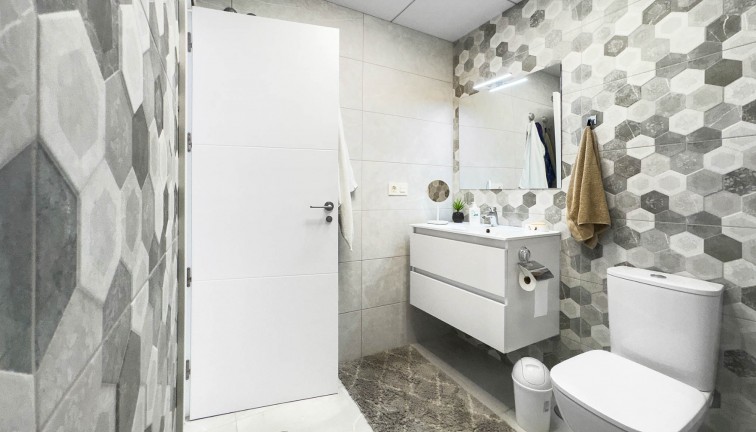 Resale - Apartment - Top Floor Apartment - Torrevieja