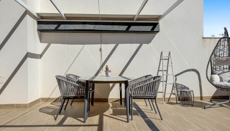 Resale - Apartment - Top Floor Apartment - Torrevieja