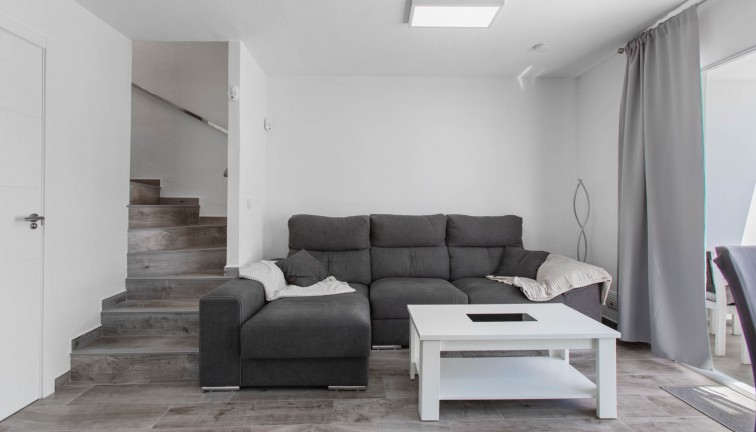 Reventa - Apartamento dúplex - Torrevieja - Lago Jardin