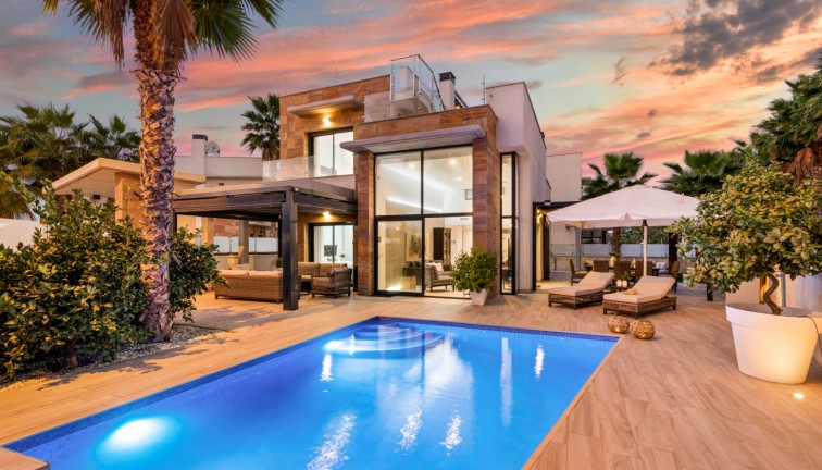 Resale - Chalet - Orihuela Costa - Lomas de Cabo Roig