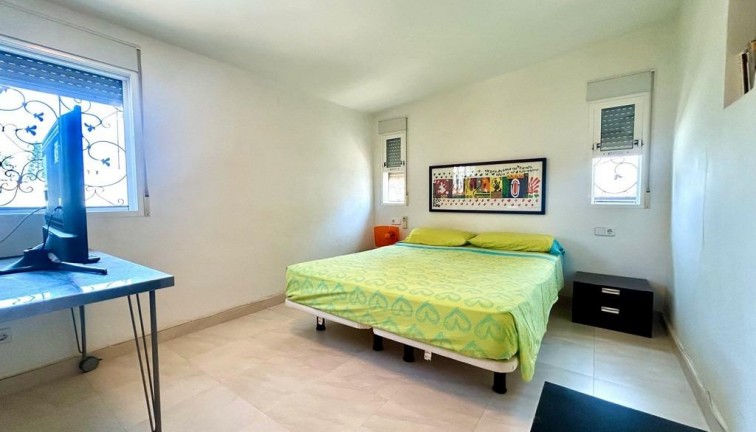 Resale - Chalet - Orihuela Costa - La Zenia