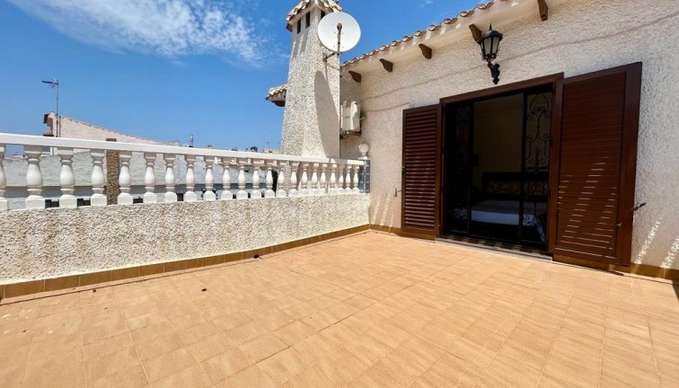 Resale - Chalet - Orihuela Costa - La Zenia