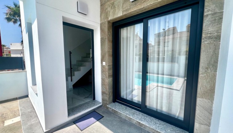 Reventa - Chalet - Torrevieja - La Siesta