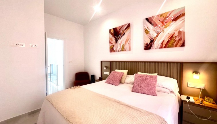 Reventa - Chalet - Torrevieja - La Siesta