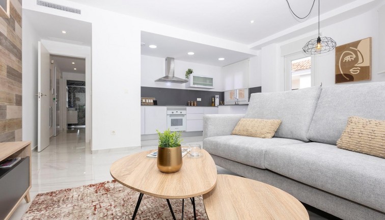 Uudistuotanto - Asunto - Jacarilla