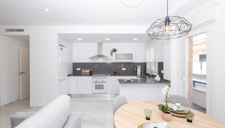 Uudistuotanto - Asunto - Jacarilla