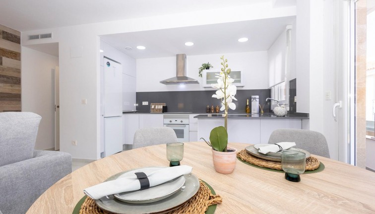 Uudistuotanto - Asunto - Jacarilla