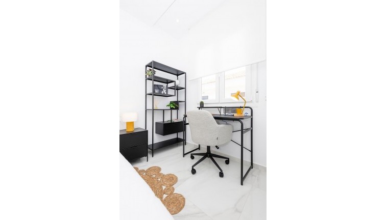 Uudistuotanto - Asunto - Jacarilla