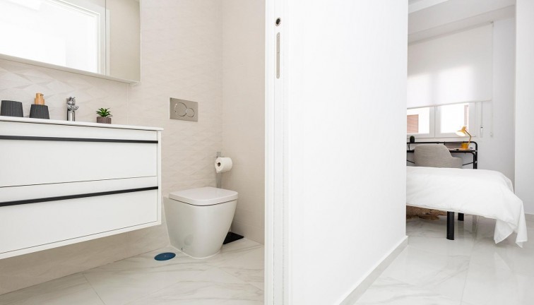 Uudistuotanto - Asunto - Jacarilla