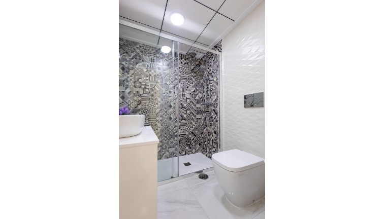 Uudistuotanto - Asunto - Jacarilla