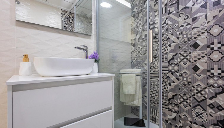 Uudistuotanto - Asunto - Jacarilla