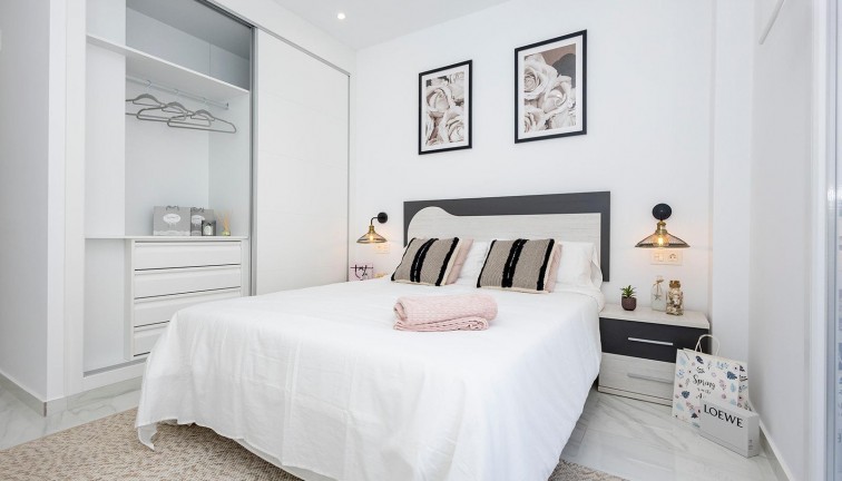 Uudistuotanto - Asunto - Jacarilla