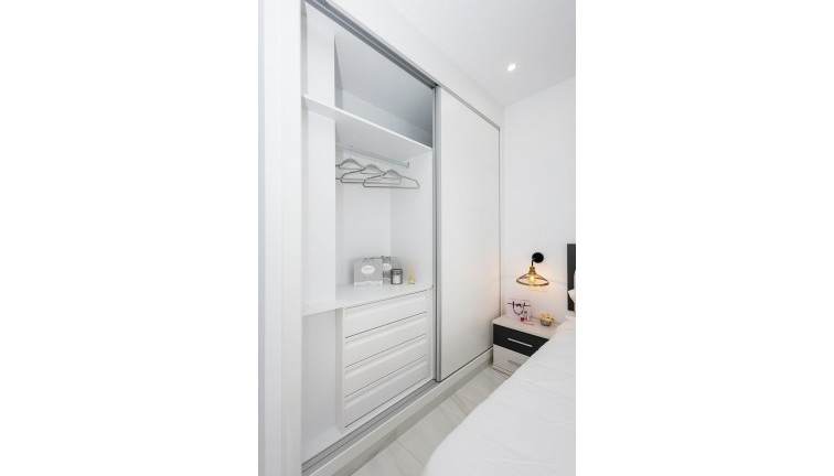 Uudistuotanto - Asunto - Jacarilla