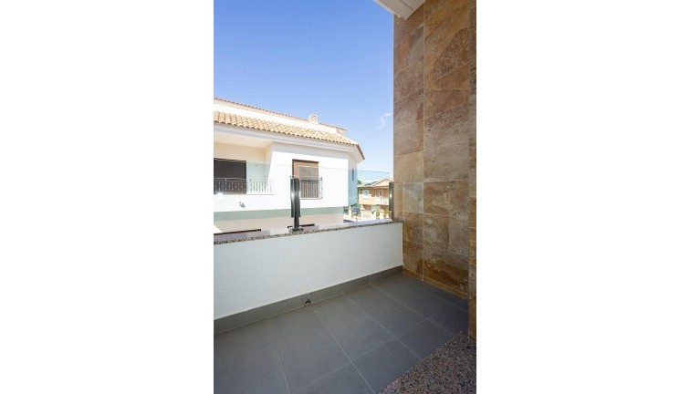 Uudistuotanto - Asunto - Jacarilla