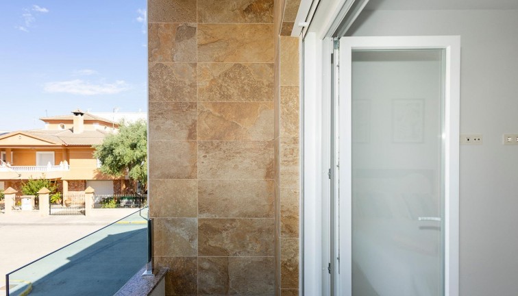 Uudistuotanto - Asunto - Jacarilla