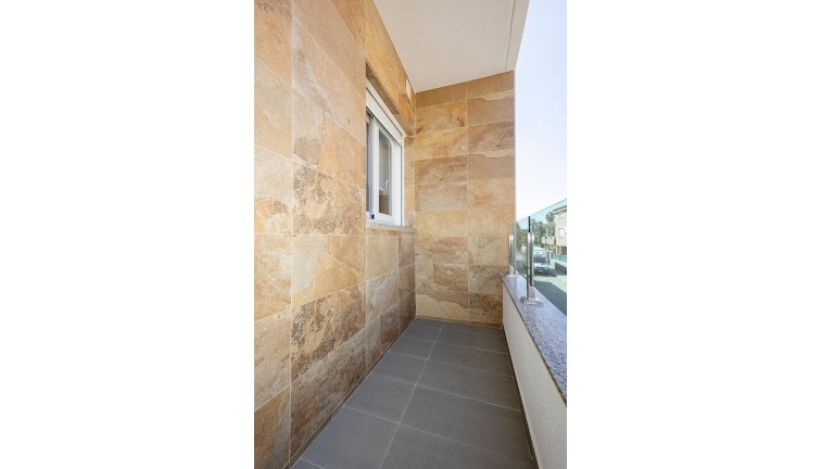 Uudistuotanto - Asunto - Jacarilla