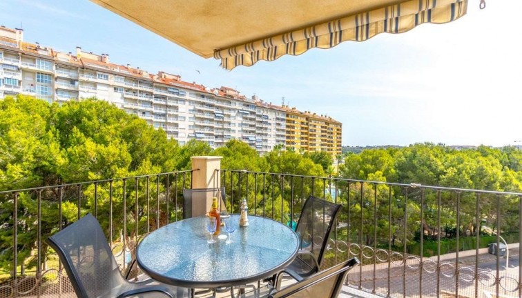 Resale - Apartment - Orihuela Costa - Campoamor