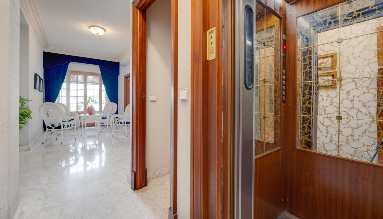 Jälleenmyynti - Erillistalo - Callosa de Segura