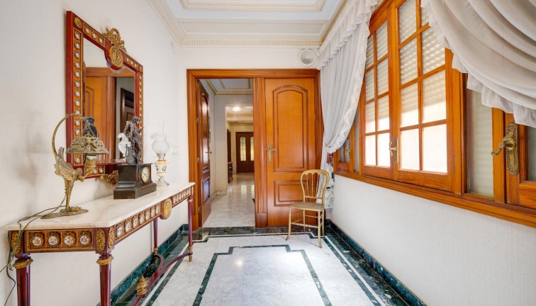 Jälleenmyynti - Erillistalo - Callosa de Segura