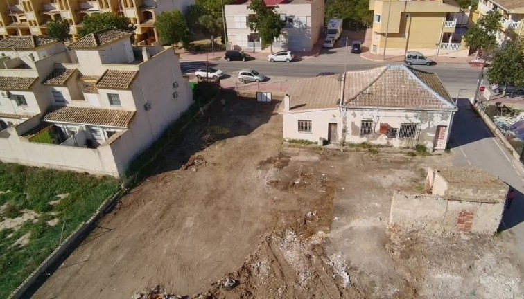 Jälleenmyynti - Erillistalo - Daya Nueva