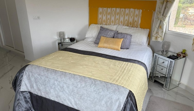 Resale - Chalet - Algorfa