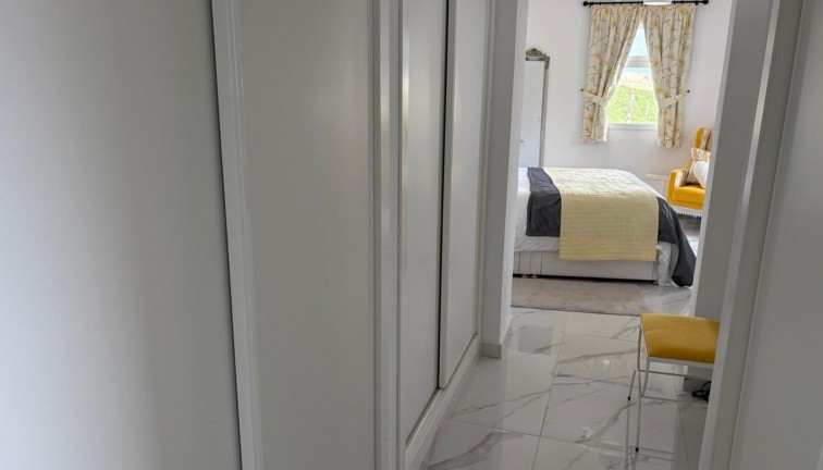 Resale - Chalet - Algorfa